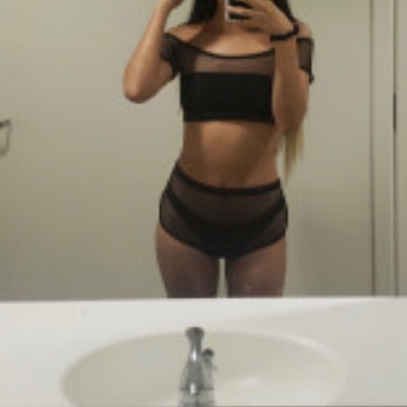 ❌SOLD ON MERCARI❌Two Piece set - Picture 3 of 5